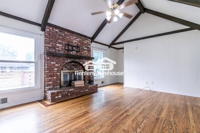 Building Photo - 2707 NE 67th Pl