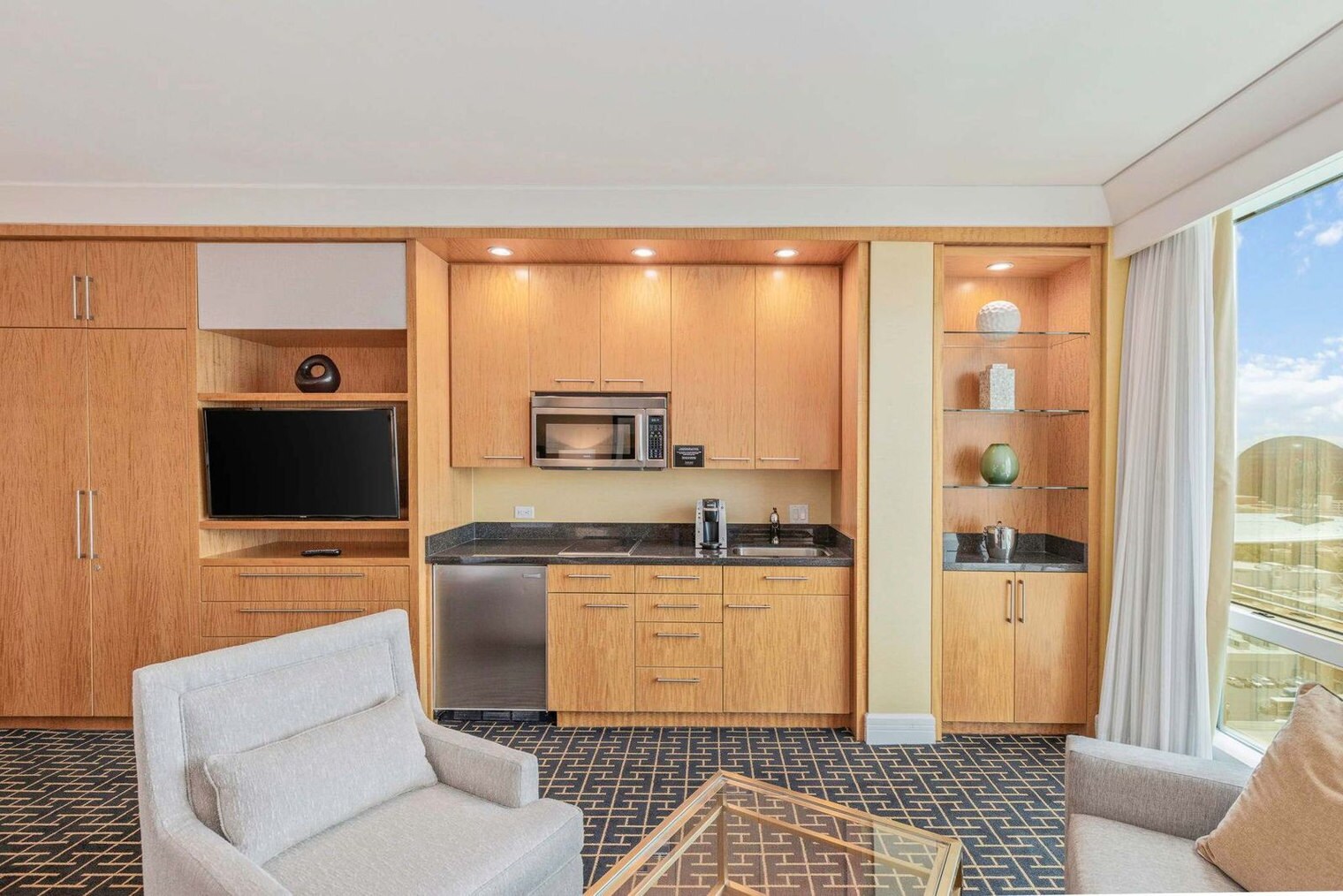 Building Photo - 2000 Fashion Show Dr