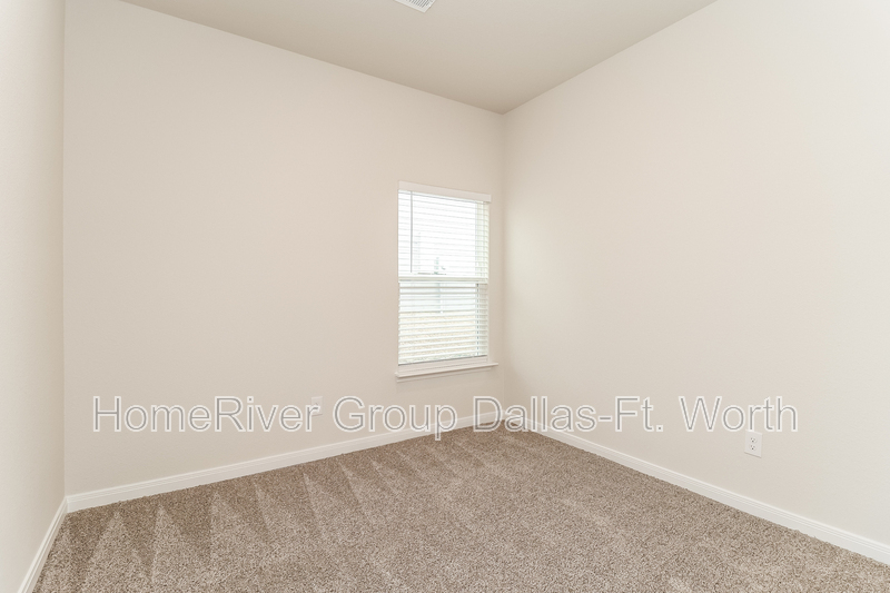 Building Photo - 6176 Sunrise Hill Ln