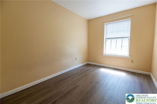 Building Photo - 109 Freedom Ct