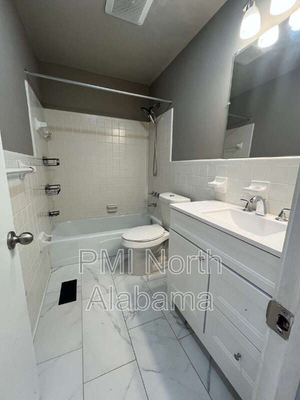 Building Photo - 6208 Cedar Point Dr NW