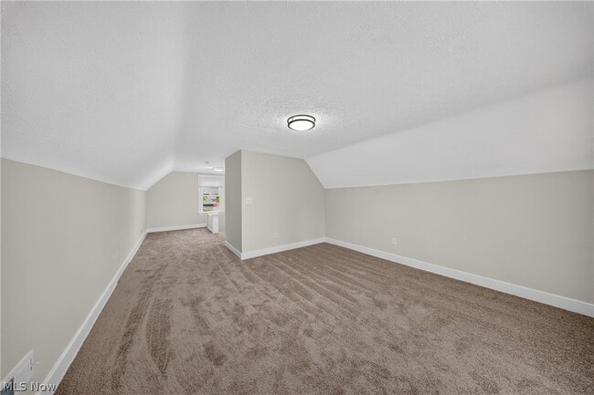Building Photo - 10524 Lee Ave