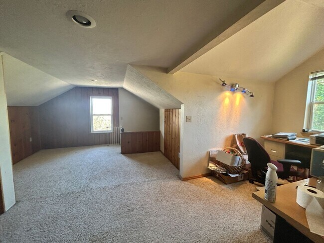 Building Photo - 505 Camas Creek Loop