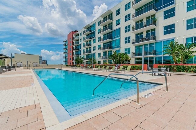 Building Photo - 1208 E Kennedy Blvd