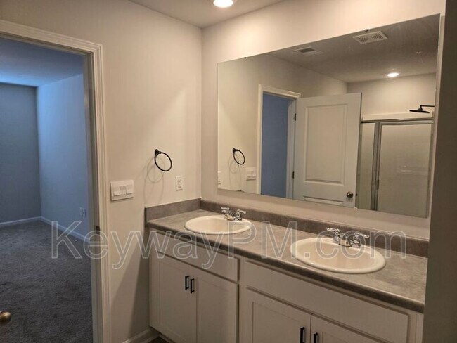 Building Photo - 930 Quaint Parish Cir