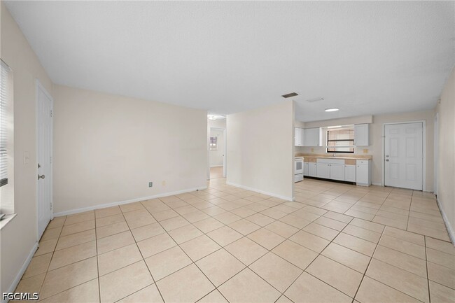 Building Photo - 5551 Fifth Ave