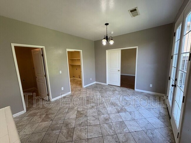 Building Photo - 312 W Reese Ave