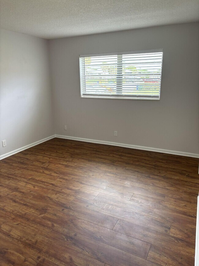 Building Photo - 311 Andover M