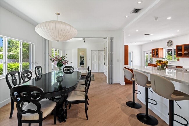 Building Photo - 200 Shore Dr S