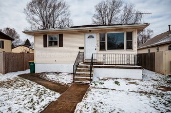 Building Photo - 323 S Hebbard St