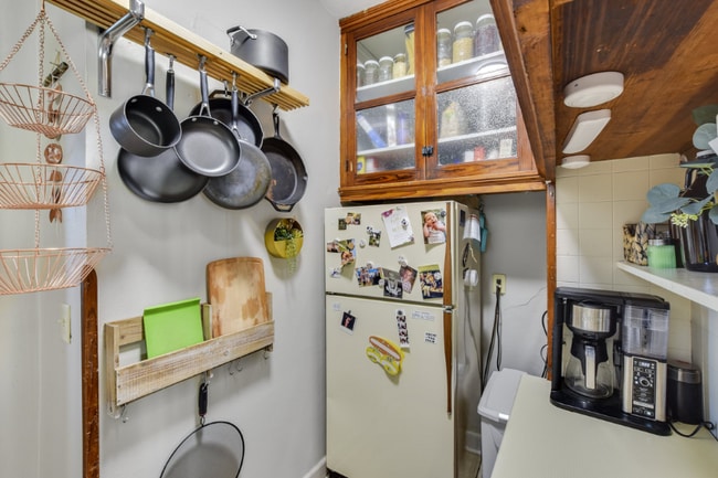 Building Photo - 933 Spaight St