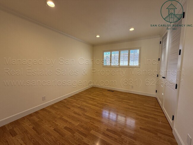 Building Photo - 7042 Valley Greens Cir