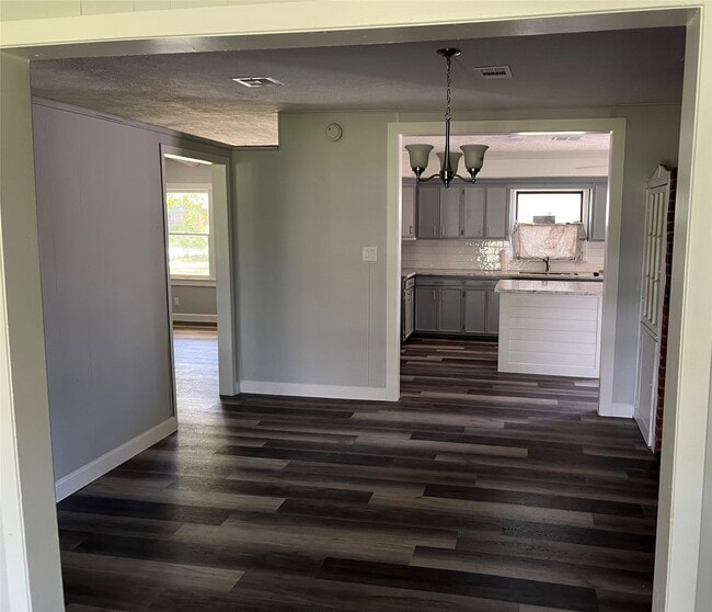 Building Photo - 1320 Montezuma St