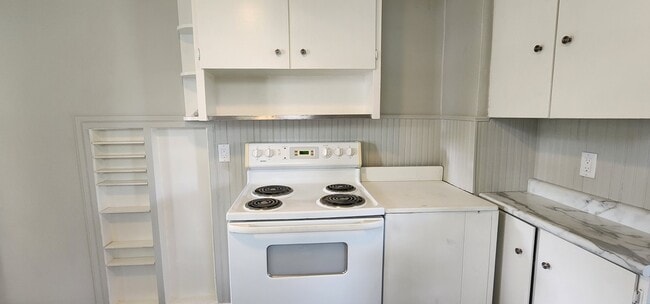 Building Photo - 701 9th St