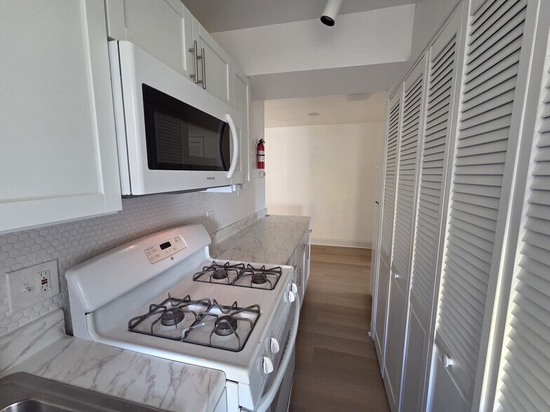 Kitchen - 1243 16th St NE
