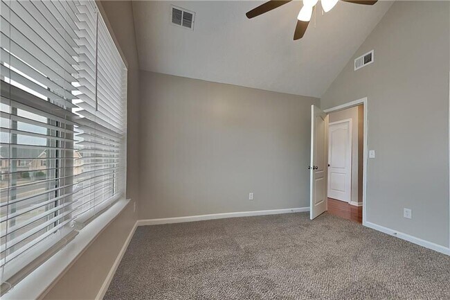 Building Photo - 2693 Austin Ridge Dr NE