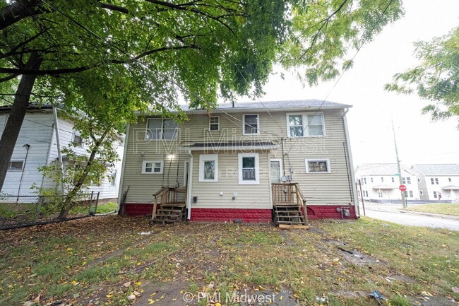 Building Photo - 804 Lasalle St