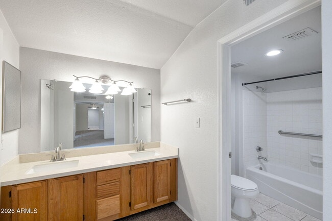 Building Photo - 9550 N 94th Pl