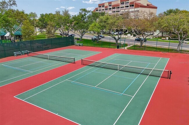 Building Photo - 7050 Sunset Dr S