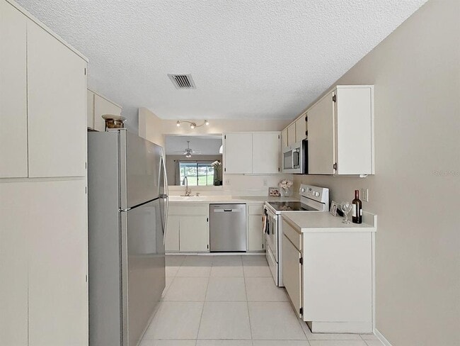 Building Photo - 3121 Beecher Dr E