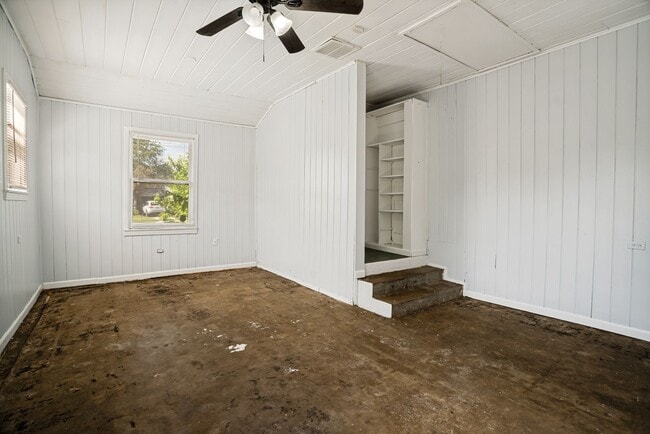 Building Photo - 2514 Waverly Ave