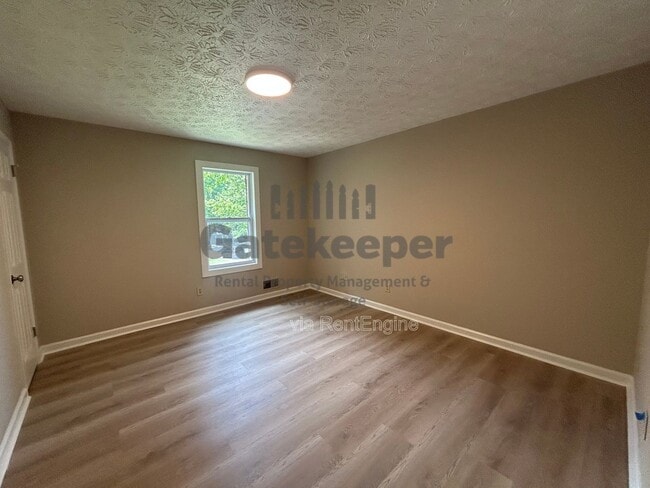 Building Photo - 115 Meadowbrook Ct