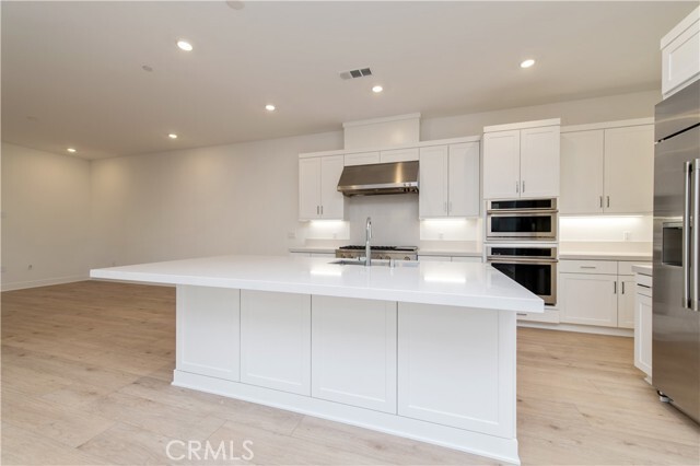 Building Photo - 548 Mulligan