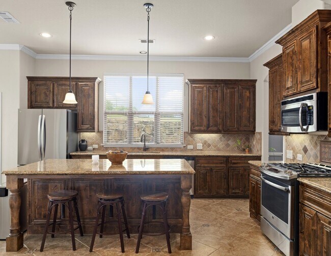 Building Photo - 3000 Waterglen Dr