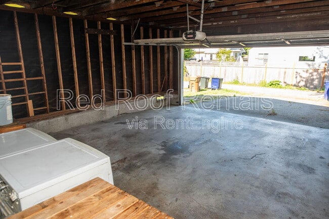 Building Photo - 2341 S Wilkeson St