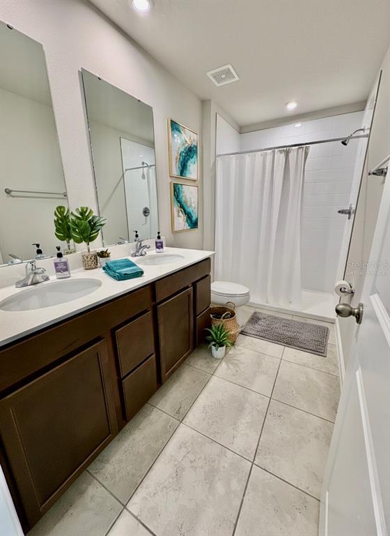 Building Photo - 1221 Lexington Ln