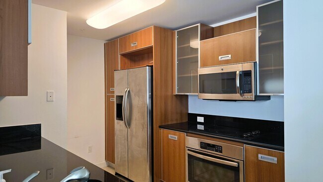 Building Photo - 410 Evernia St
