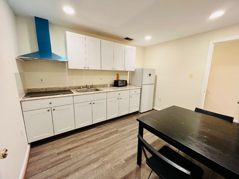 Building Photo - 5504 Lakewhite Ct