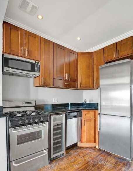 Building Photo - 147 Avenue A