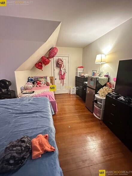 Building Photo - 18 Quint Ave