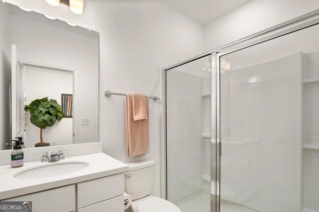 Building Photo - 1565 Brantin Dr