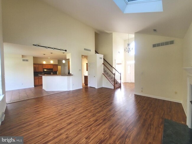 Building Photo - 5 Bandcroft Dr