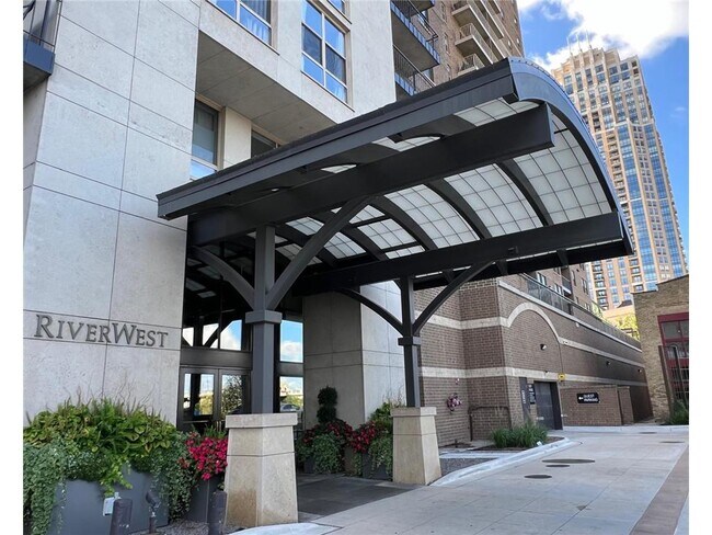 Building Photo - 401 S 1st St