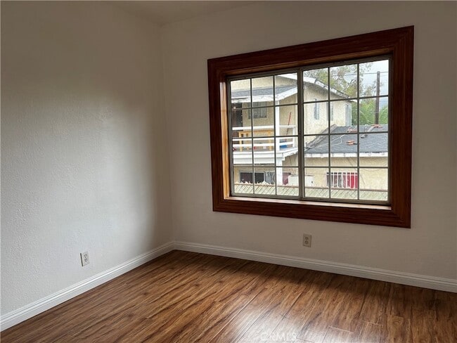 Building Photo - 609 Camulos St