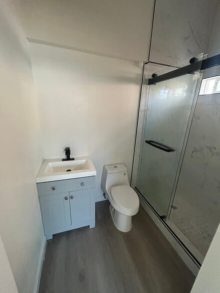 Building Photo - 7948 Aura Ave