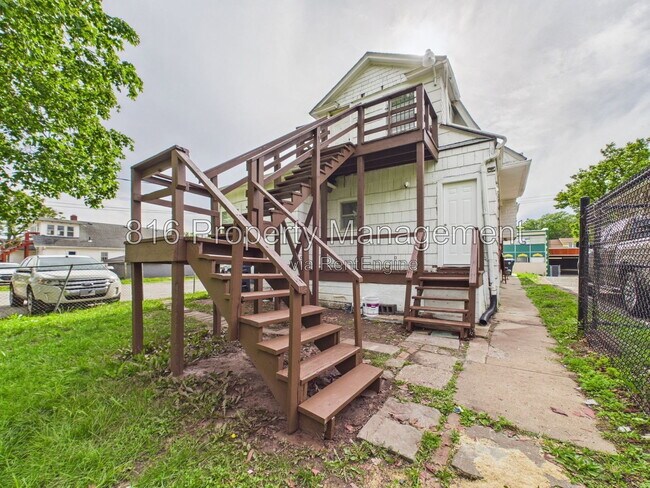 Building Photo - 6921 Prospect Ave