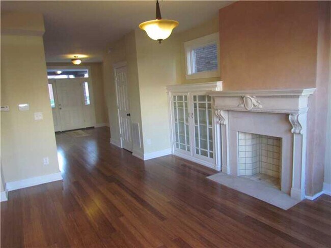 Building Photo - 5525 Margaretta St