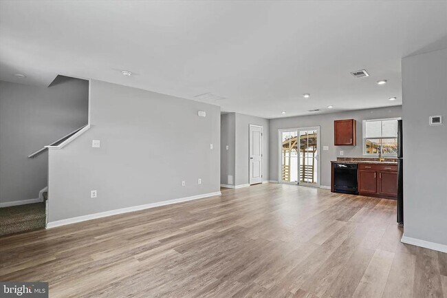 Building Photo - 125 Ceritos Trl