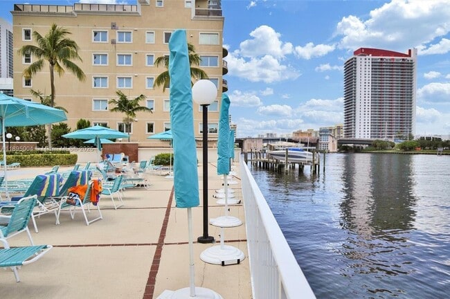 Building Photo - 3800 S Ocean Dr