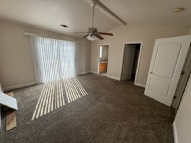 Building Photo - 3 Bedroom Home in Beautiful Lake California!