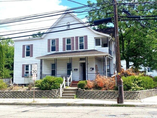 Primary Photo - 1140 Vestal Ave