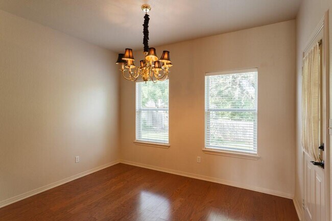 Building Photo - 1101 Cimarron Ct
