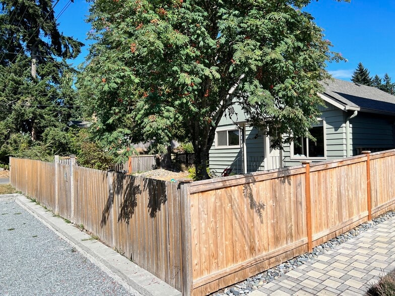 Primary Photo - 2805 NE 133rd St