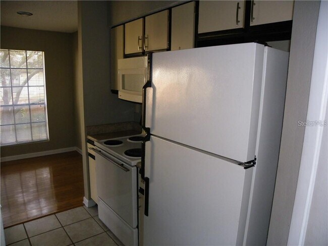 Building Photo - 8722 Mallard Reserve Dr