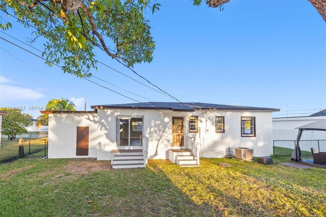 Building Photo - 14760 Fillmore St