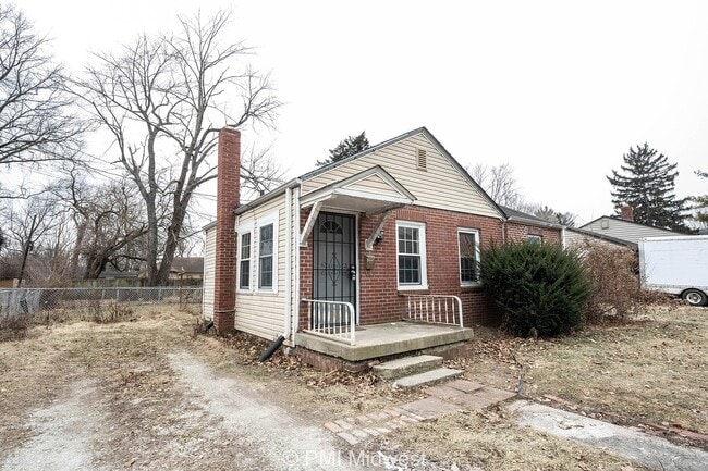 Building Photo - Cozy 1-Bedroom Gem in Indianapolis with Spacious Living – 750 Sq Ft!